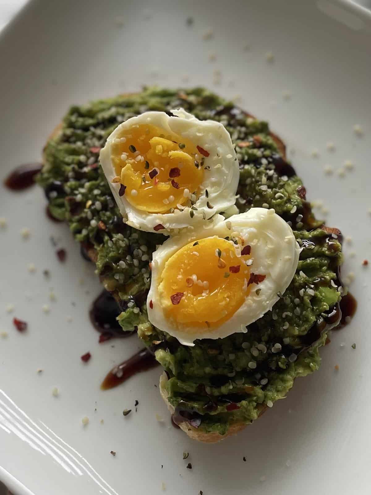 Avocado Hemp-Pesto Toast : The Better Nutrition Program